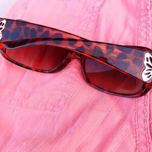 Oleg Cassini Red Oval Tortoise Shell Frame And Medium Arm